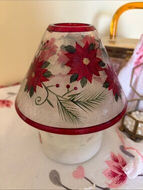 Yankee Candle Red Poinsettia Holiday Glass Accent Lamp